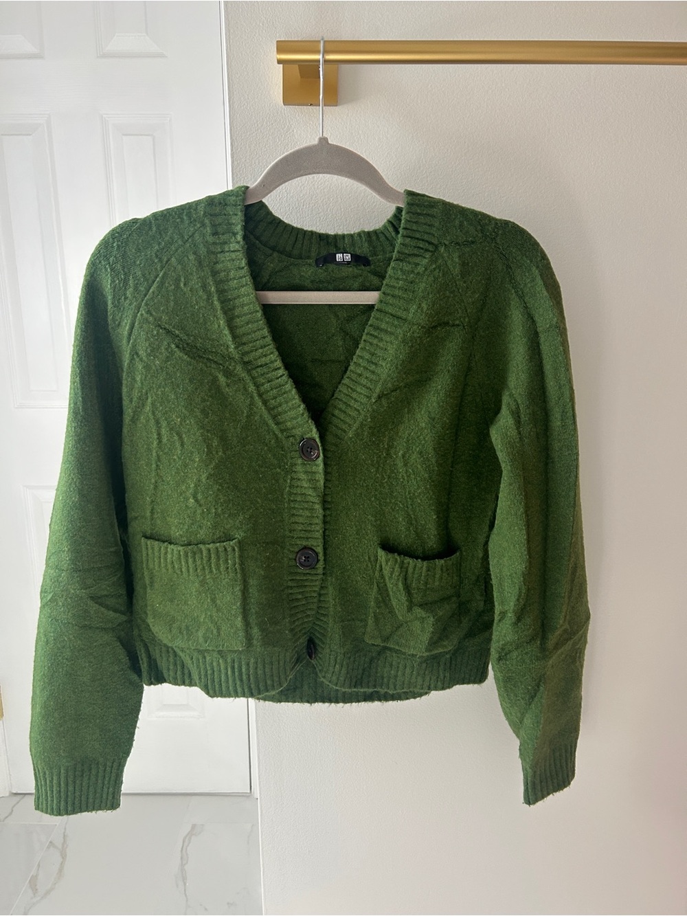 Uniqlo Forest Green V-Neck Knit Cardigan Sweater | Cozy Fall
